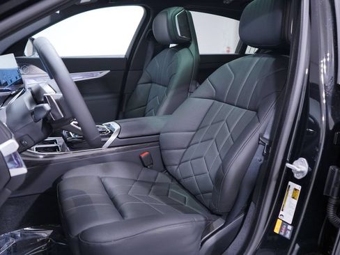 New 2026 BMW i7 xDrive60 AWD/4WD image 7