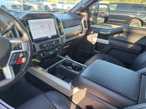 Used 2022 Ford F250 Lariat w/ Lariat Value Package image 11