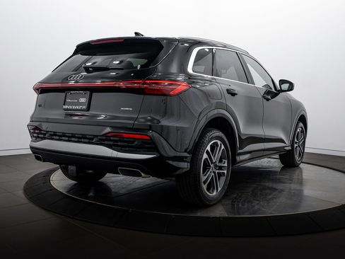 Certified 2025 Audi Q5 Premium w/ Convenience Package AWD/4WD image 3
