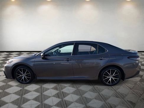 Used 2024 Toyota Camry SE w/ Convenience Package image 8