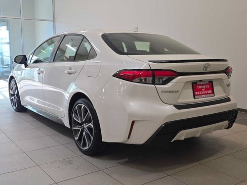 Used 2020 Toyota Corolla XSE FWD image 4