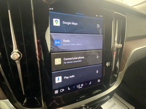 Certified 2024 Volvo V60 B5 Cross Country Plus image 17