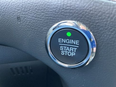 Used 2022 Ford Edge Titanium image 35