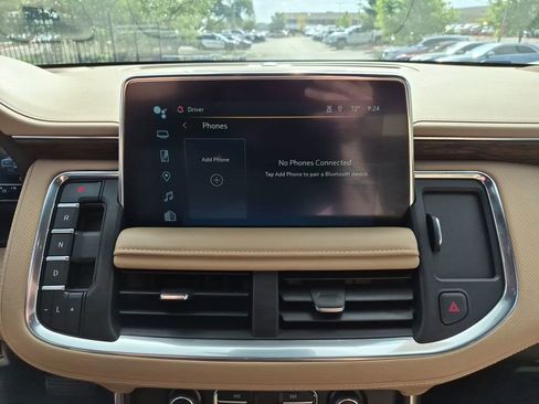 Used 2024 Chevrolet Suburban Premier RWD image 28