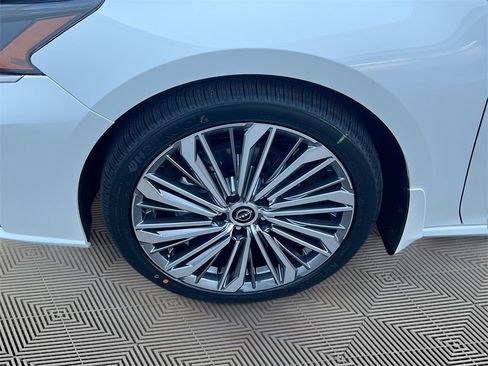 New 2025 Nissan Altima 2.5 SL image 32