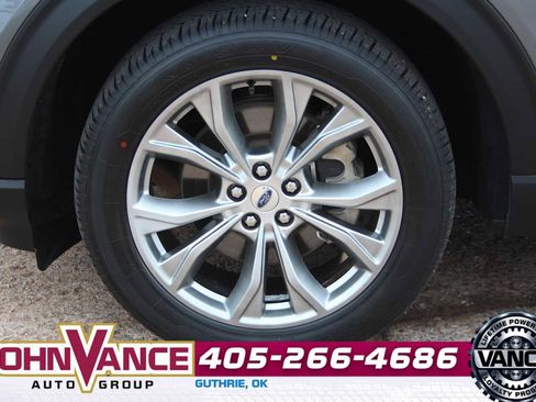 Used 2022 Ford Explorer XLT w/ Equipment Group 202A RWD image 14