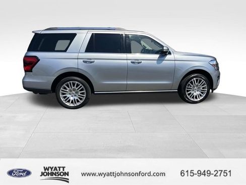 Used 2024 Ford Expedition Limited image 2