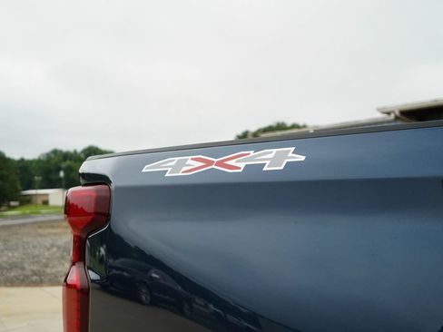 Used 2022 Chevrolet Silverado 1500 Custom AWD/4WD image 19