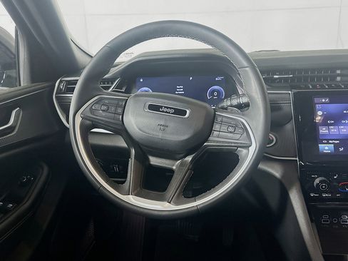 Used 2023 Jeep Grand Cherokee L Altitude image 18