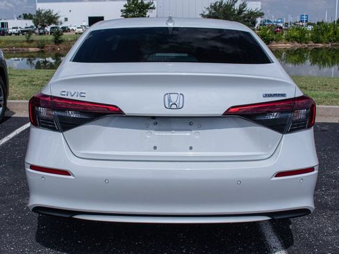 Used 2024 Honda Civic Touring image 5