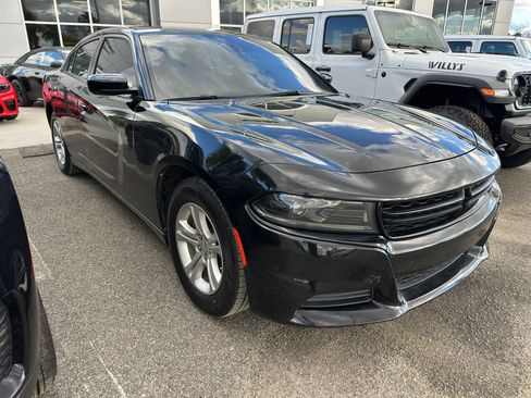 Used 2022 Dodge Charger SXT image 3