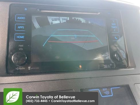 Used 2015 Toyota Sienna L image 20