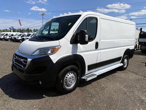 Used 2025 RAM ProMaster 2500 w/ U-Haul Equipment Group FWD image 9