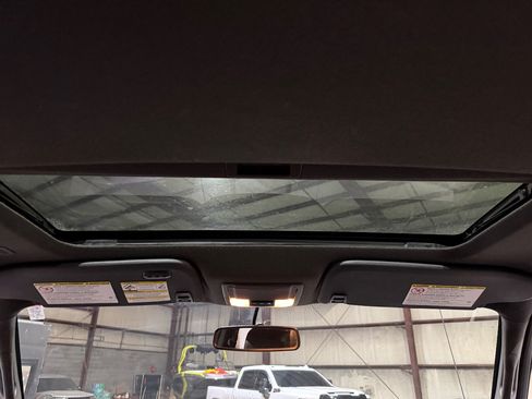 Used 2014 Ford F250 Lariat w/ Lariat Ultimate Package AWD/4WD image 31