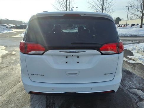 Used 2019 Chrysler Pacifica Limited w/ Advanced Safetytec Group image 5