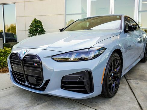 Used 2025 BMW M440i Coupe w/ Premium Package image 8