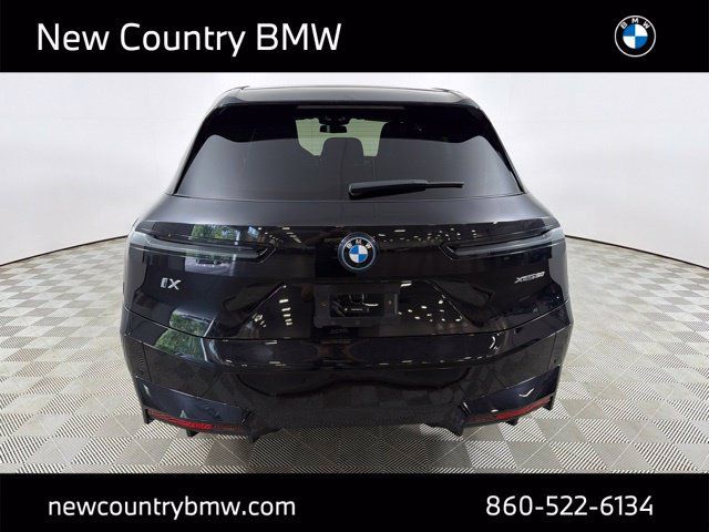 Used 2024 BMW iX xDrive50 w/ Sport Package AWD/4WD image 6