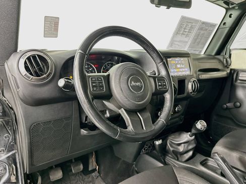 Used 2018 Jeep Wrangler Sport w/ Connectivity Group AWD/4WD image 10