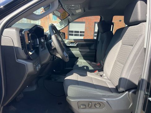 Used 2024 Chevrolet Silverado 1500 LT image 14