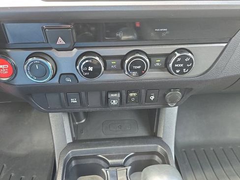 Used 2018 Toyota Tacoma TRD Off-Road image 23