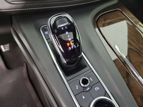 Certified 2022 Cadillac Escalade ESV Premium Luxury Platinum AWD/4WD image 29