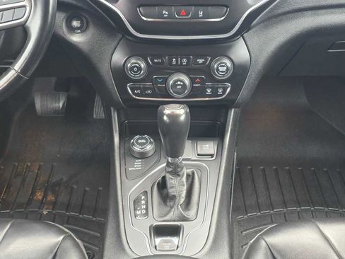 Used 2021 Jeep Cherokee Latitude Plus image 13