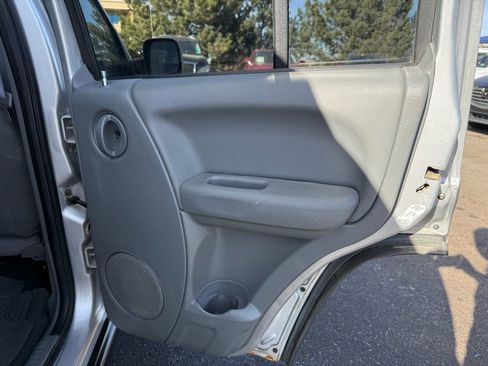 Used 2005 Jeep Liberty Renegade w/ Trailer Tow Group image 22