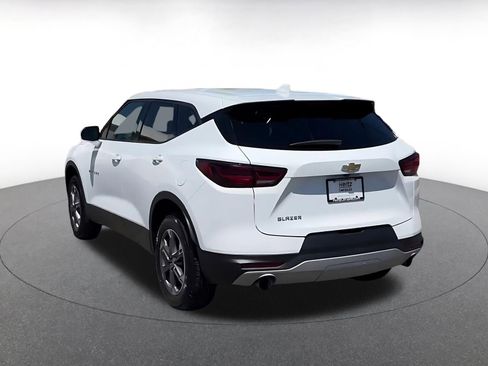 Used 2025 Chevrolet Blazer LT FWD image 4