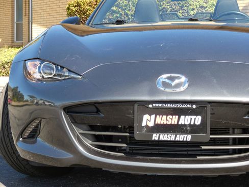 Used 2016 MAZDA MX-5 Miata Club image 17