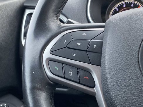 Used 2019 Jeep Cherokee Limited image 31