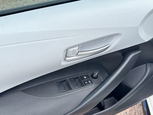 Used 2026 Toyota Corolla SE FWD image 18