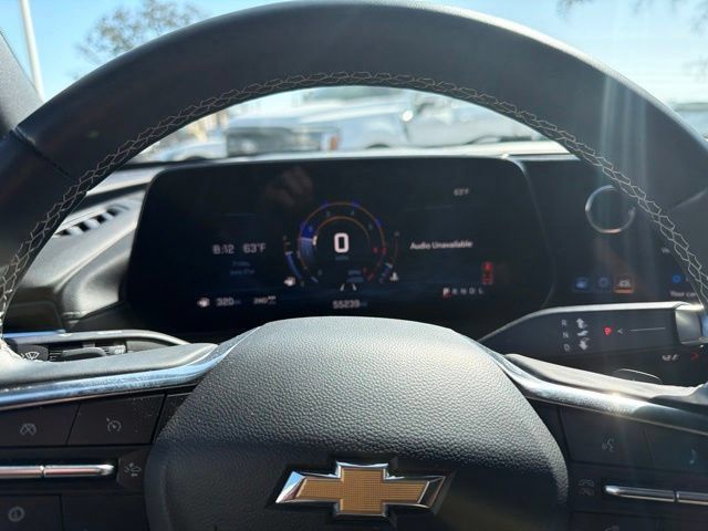 Used 2025 Chevrolet Traverse LT AWD/4WD image 11
