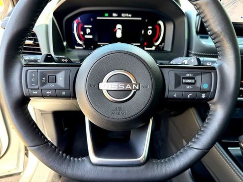 Used 2024 Nissan Rogue Platinum w/ Platinum Premium Package FWD image 11