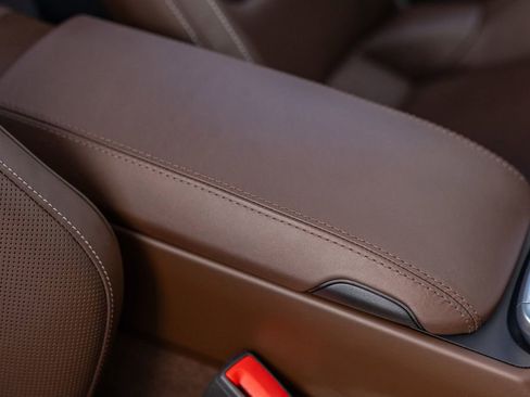 Used 2020 Porsche 911 Carrera 4S w/ Sport Package image 37