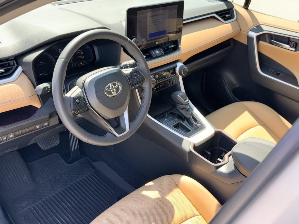 Used 2024 Toyota RAV4 Limited FWD image 4