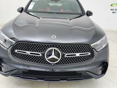 Used 2024 Mercedes-Benz GLC 300 4MATIC image 9