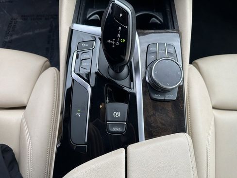 Used 2019 BMW 530i xDrive w/ Convenience Package image 27