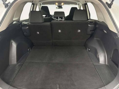 Used 2021 Toyota RAV4 LE FWD image 6