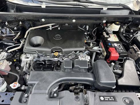 Used 2022 Toyota RAV4 LE FWD image 10