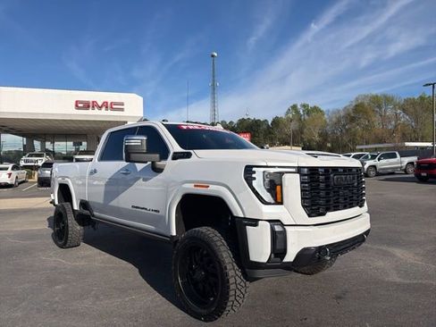 Used 2024 GMC Sierra 2500 Denali Ultimate image 2