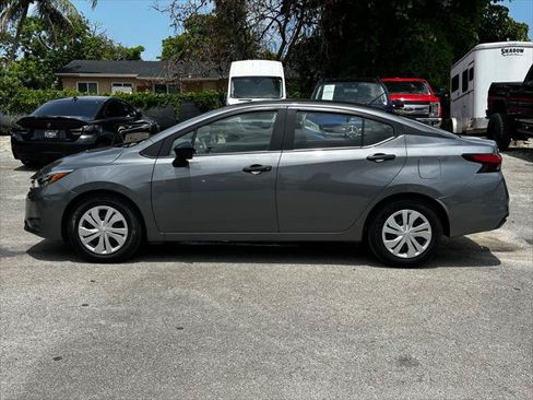 Used 2025 Nissan Versa S FWD image 4