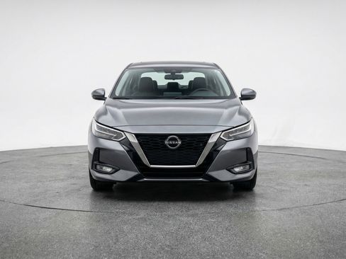 Used 2025 Nissan Sentra SV image 2