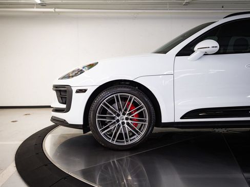 Certified 2025 Porsche Macan S AWD/4WD image 11