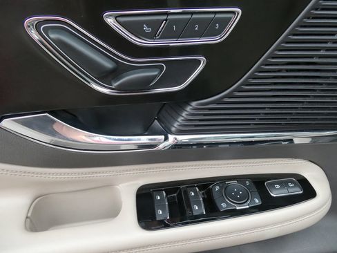 Used 2022 Lincoln Corsair Reserve FWD image 23