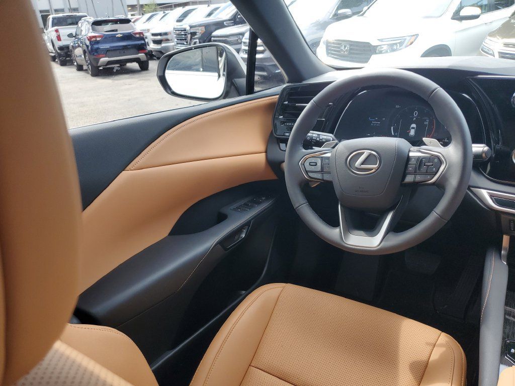 Used 2025 Lexus RX 350 FWD w/ Technology Package image 15
