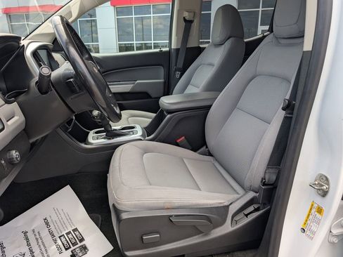 Used 2018 Chevrolet Colorado LT w/ LT Convenience Package RWD image 11