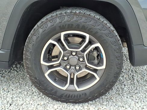 Used 2023 Jeep Grand Cherokee Trailhawk AWD/4WD image 17