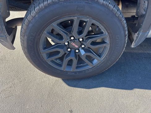 Used 2025 GMC Sierra 1500 Elevation image 8