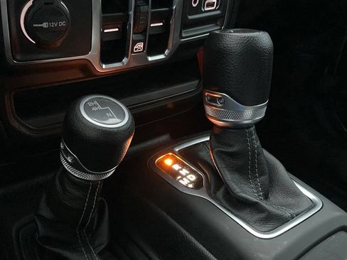 Used 2025 Jeep Gladiator Sport AWD/4WD image 24