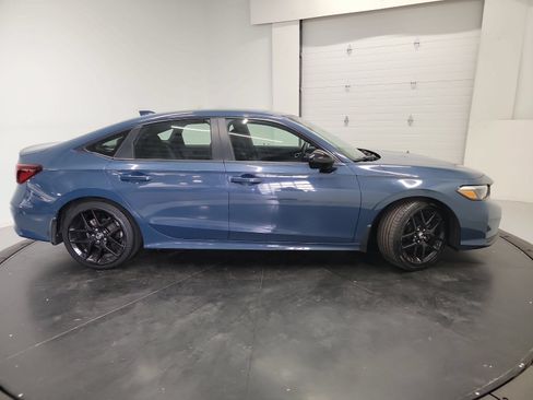 Used 2025 Honda Civic Sport image 11